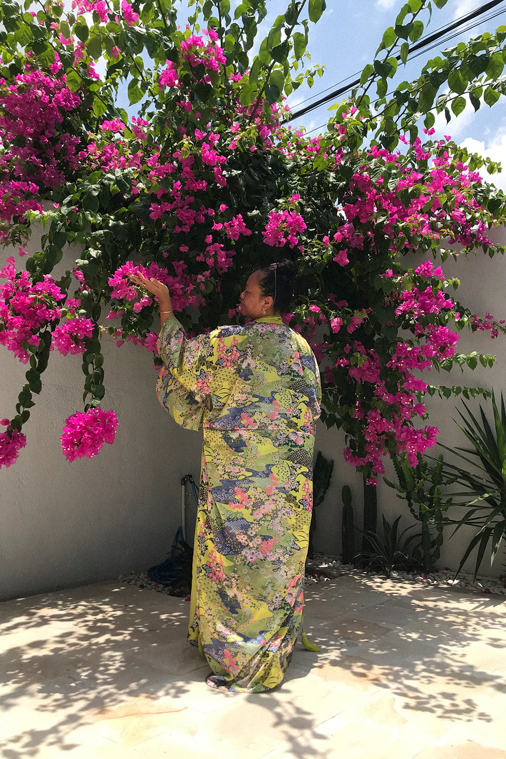 Express your individuality with the Floral Mirage Kimono's unique design, blending traditional craftsmanship with modern sensibility to create a look that's all your own.