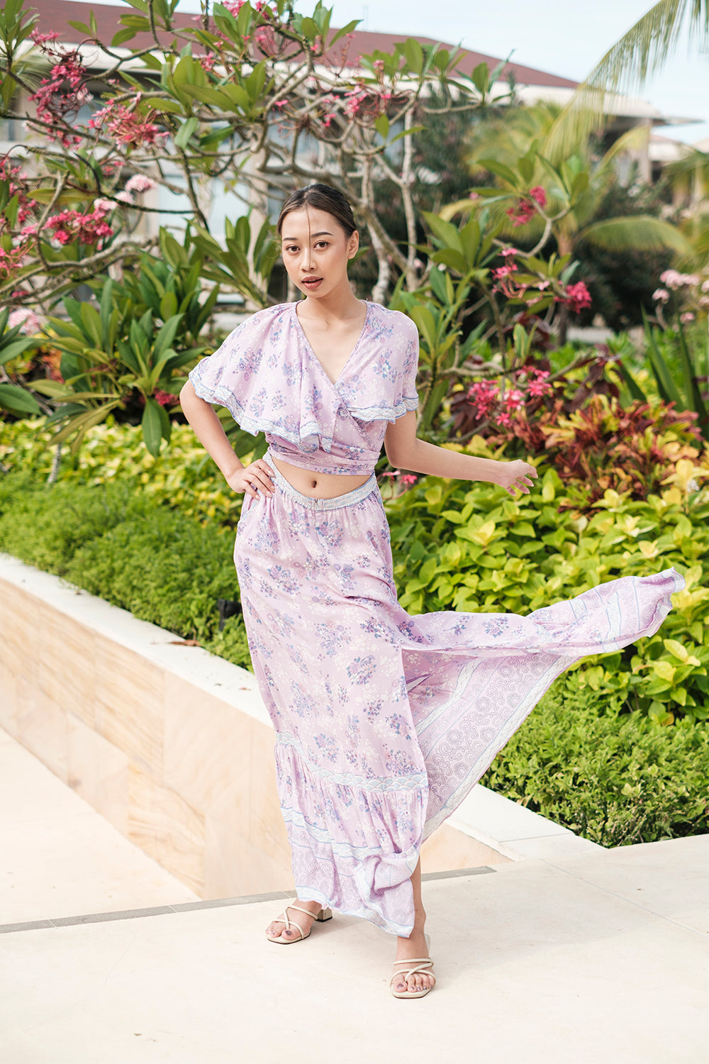 Effortlessly elegant, the Tumi Cape Dress by Tulle and Batiste embodies timeless bohemian style.