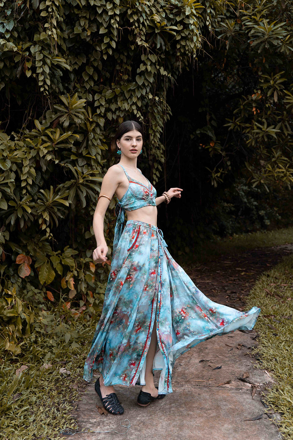 Our beautiful Aveline Maxi Skirt is set to become your new boho wardrobe favorite. Crafted from our 100% LENZING™ ECOVERO™ viscose and perfectly showcasing our Forest Blue print, this skirt is perfect to pair with our Airin Bralette for the ultimate Stevie Nicks inspired look.