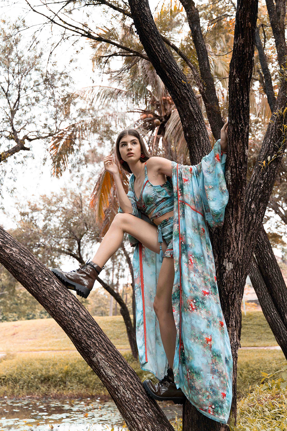 Immerse yourself in the enchanting world of bohemian elegance with the Moriko Kimono, the newest addition to our lineup, boasting intricate handmade details and a contemporary twist on traditional style.