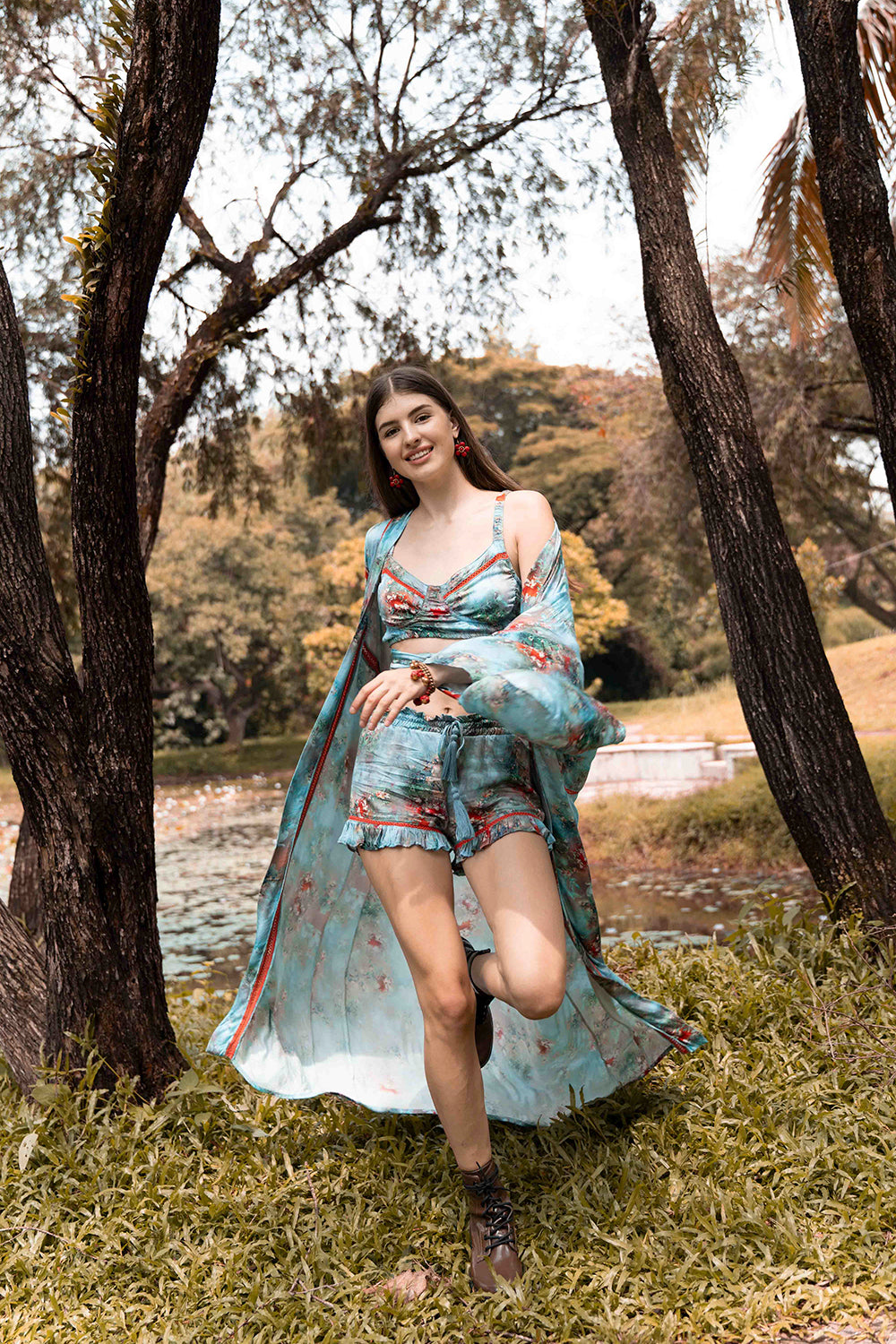 Embrace the beauty of slow fashion with the Moriko Kimono, a thoughtfully designed piece that celebrates the craftsmanship of our artisans and the richness of bohemian style.